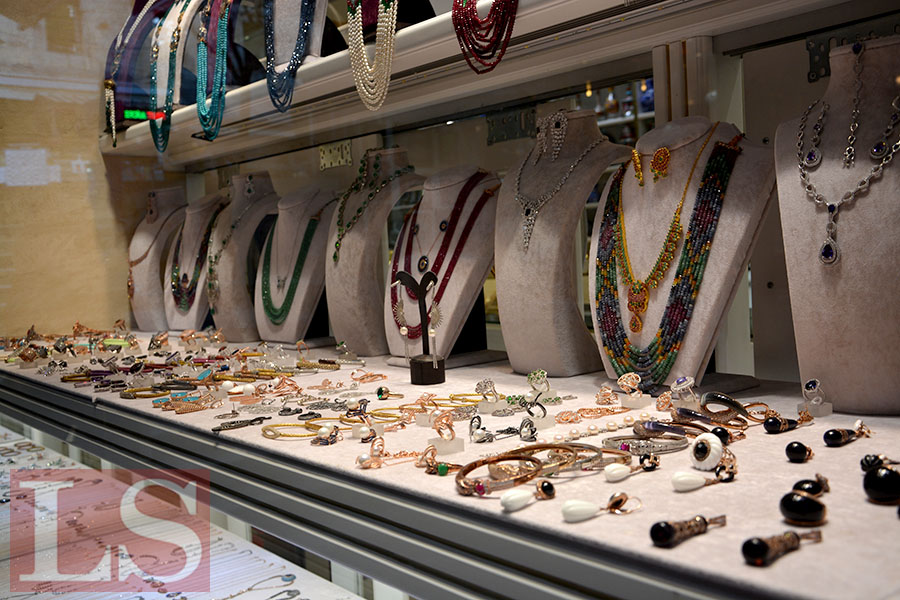 ddf57519-jewelery01.jpg ddf57519-jewelery01.jpg