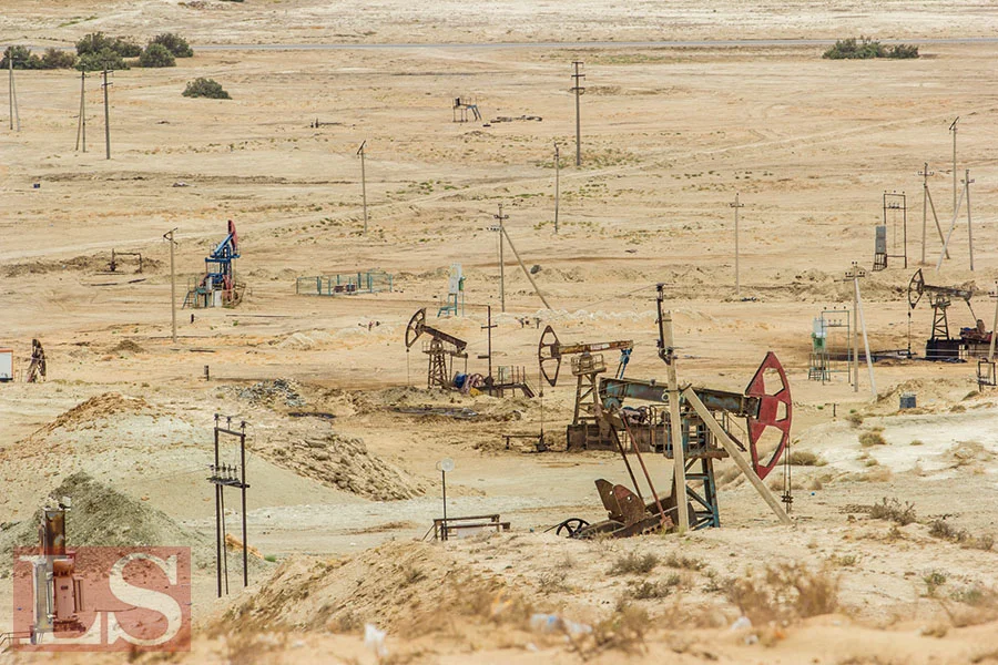 Нефть продолжает дешеветь