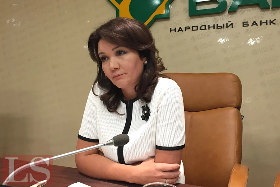 Тенге все еще переоценен – Шаяхметова