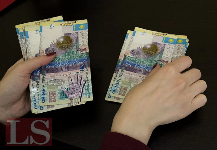 Предпринимателям станет сложнее обналичивать деньги