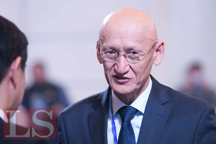 Глава БРК ответил на вопросы об инвестировании денег ЕНПФ в MEGA Silk Way