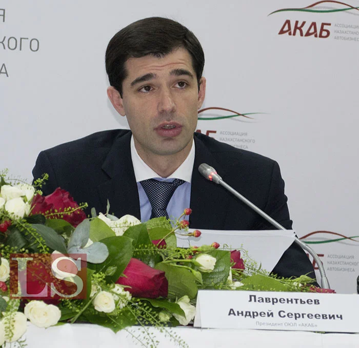 Продажи казахстанских автодилеров упали впервые за 5 лет