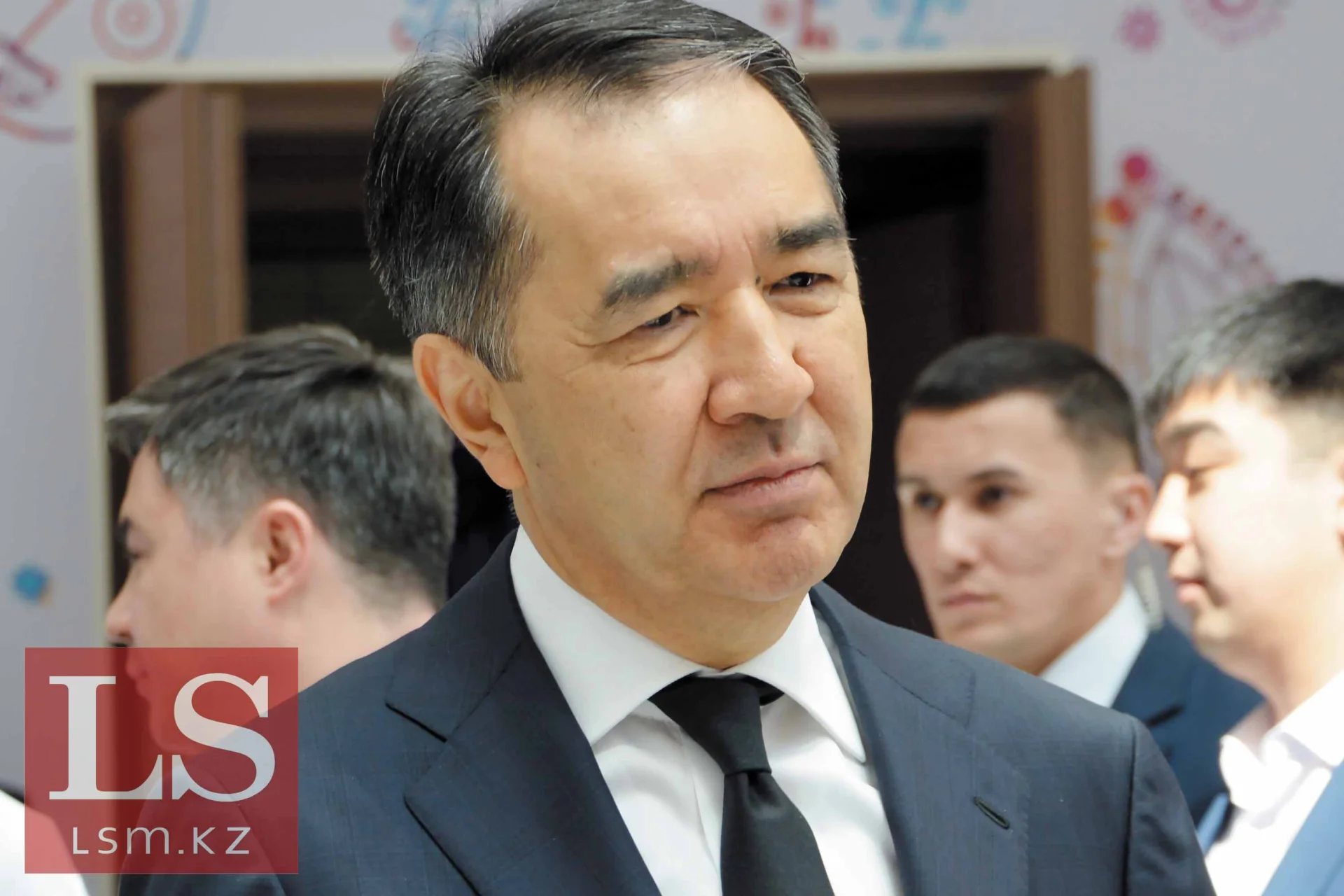 Сагинтаев поручил расследовать дела по завышению тарифов на комуслуги