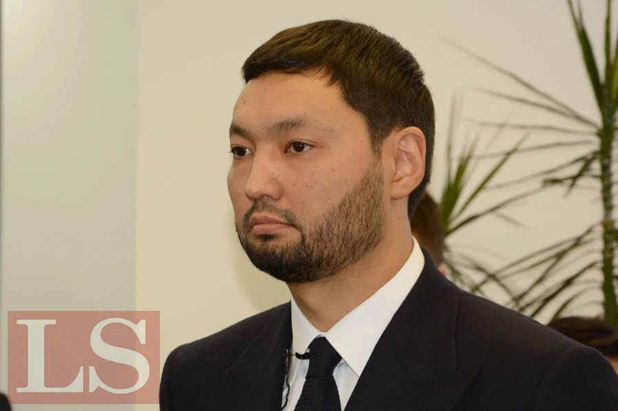 Ракишев приобрел контрольный пакет Казкоммерцбанка
