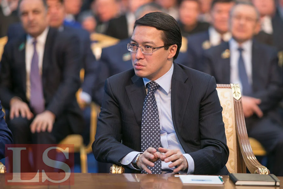 Цена на нефть не влияет на тенге напрямую - Акишев