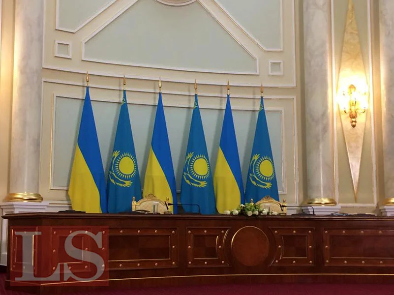 Украинцы едут в Казахстан за длинным тенге