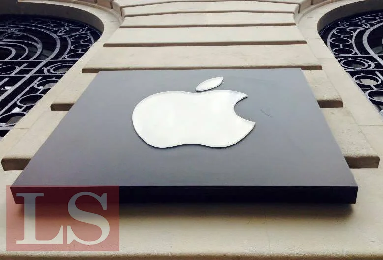 Apple планирует купить Tesla